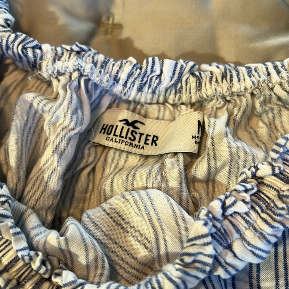 3 for 30$ Hollister Striped Off-Shoulder Romper - Picture 2 of 6
